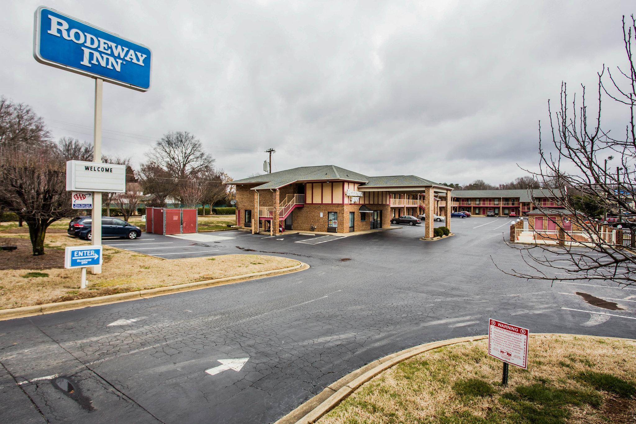 Rodeway Inn University Area Charlotte Exteriér fotografie